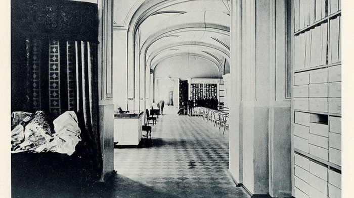 После 1918 года на 2 и 3 этаже ГУМа располагались коммунальные квартиры