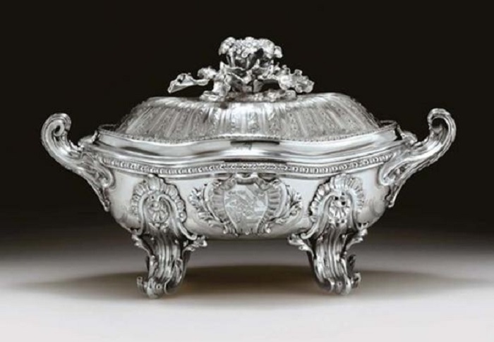 Серебряная супница, изготовленная мастером Жерменом для короля Людовика XV. | Фото: ancient-origins.net.