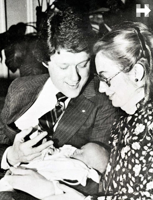 Билл, Хиллари и их новорожденная дочь Челси, 1980г.