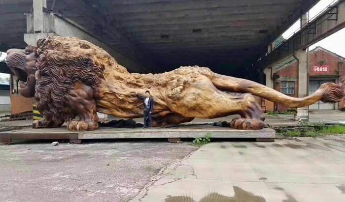 Этот лев стал самой большой скульптурой в мире, вырезанной из цельного дерева.