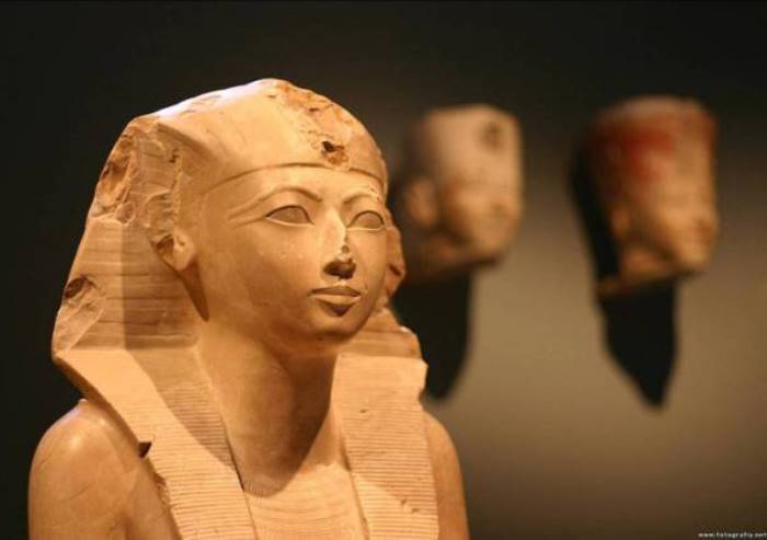 Скульптурное изображение женщины-фараона Хатшепсут | Фото: my-facts.ru