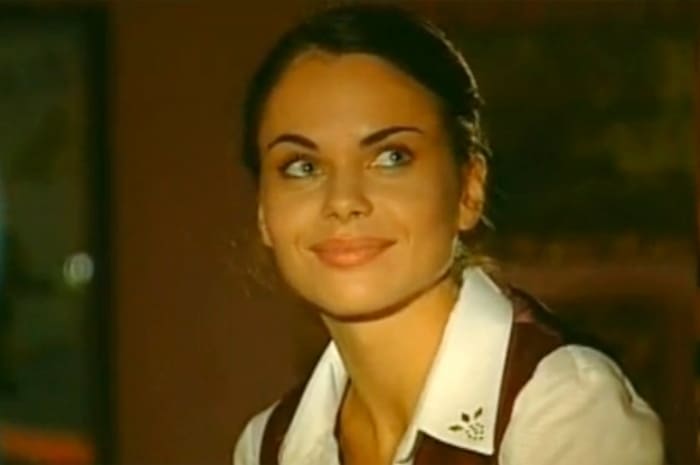 Инна Гомес в сериале *Маросейка, 12*, 2001 | Фото: kino-teatr.ru