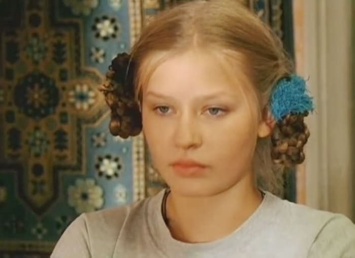 Юлия Пересильд в сериале *Участок*, 2003 | Фото: kino-teatr.ru