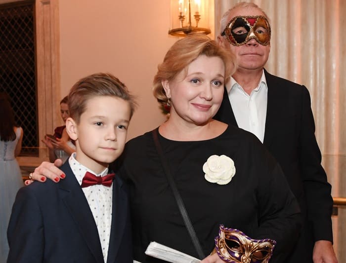 Сергей Гармаш с женой и сыном | Фото: aif.ru