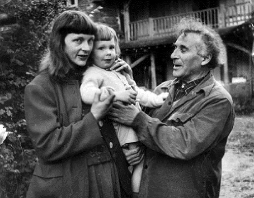  Марк Шагал с Вирджинией и сыном.
