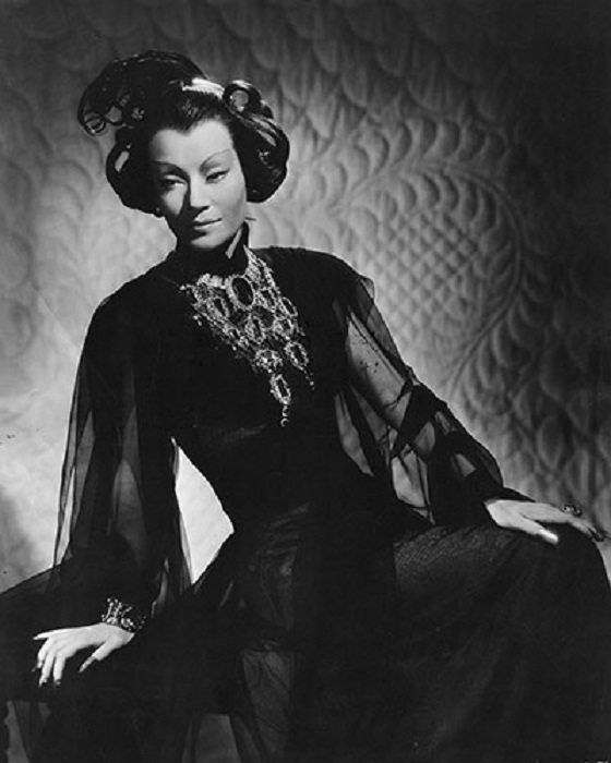 Ona Munson в ожерелье от Джозефа. “Shanghai Gesture“(1941 г.)