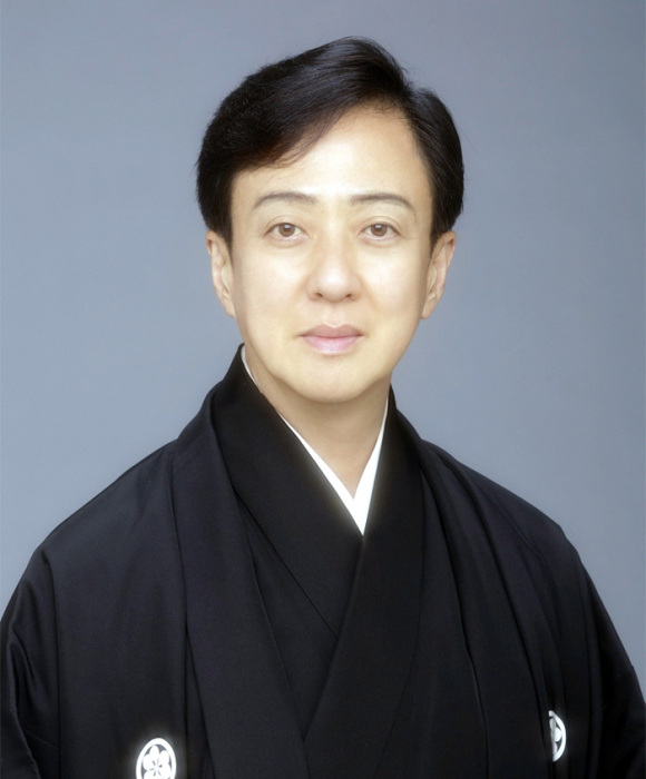 Бандо Тамасабуро V  — японский актер и режиссер
