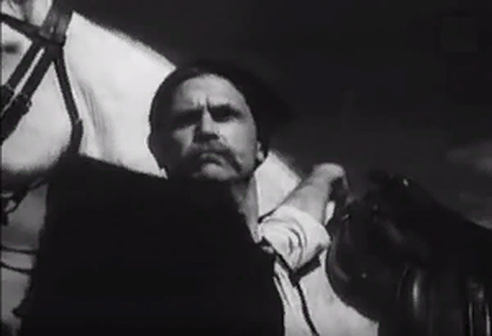  В агитационном ролике, снятом в 1941 году, Чапаев выживает и собирается бить фашистов