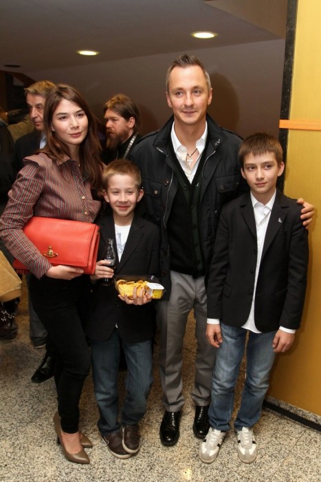 Степан Михалков со старшими детьми. / Фото: www.woman.ru
