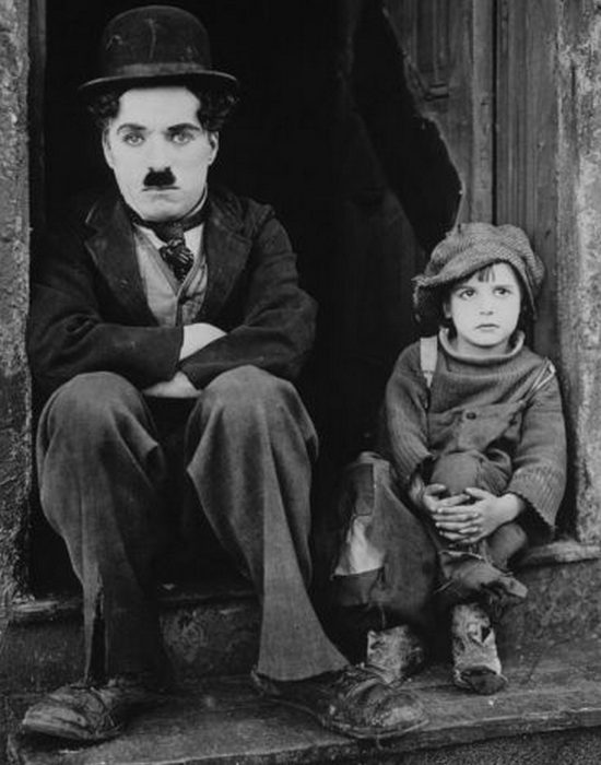 Джеки Куган и Чарли Чаплин в Малыше. / Фото:http: thevintagenews.com