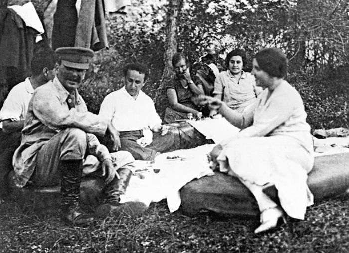 Сталин на пикнике.