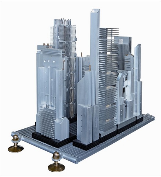 Модель города из компьютерных деталей