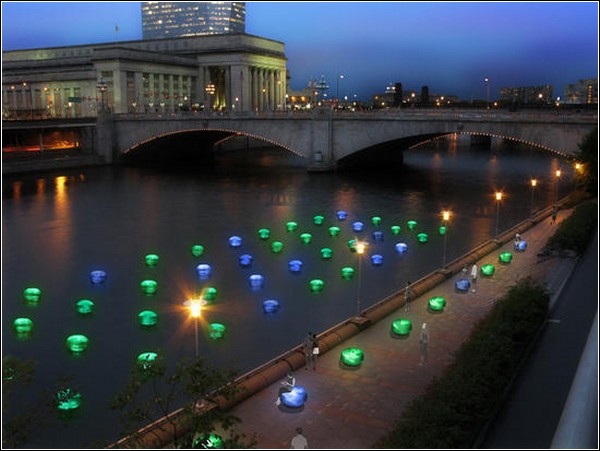 «Light Drift» - волшебные фонарики в реке и на суше