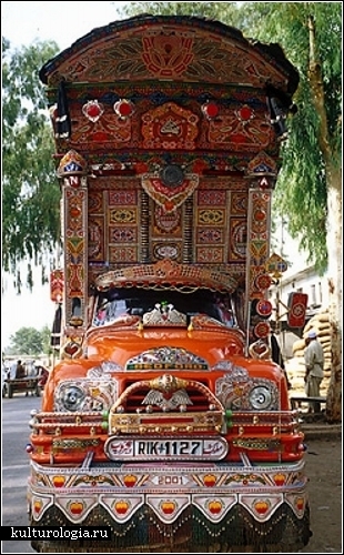 Пакистанские грузовики - расписные короли дорог