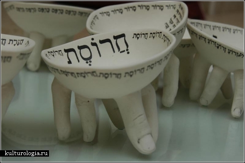 Скульптуры с руками и языками от Ронит Баранги (Ronit Baranga) из Израиля