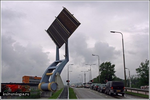 Мост-трансформер в Голландии