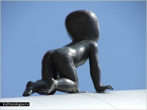 Провокационные и скандальные работы чешского скульптора Давида Черны 