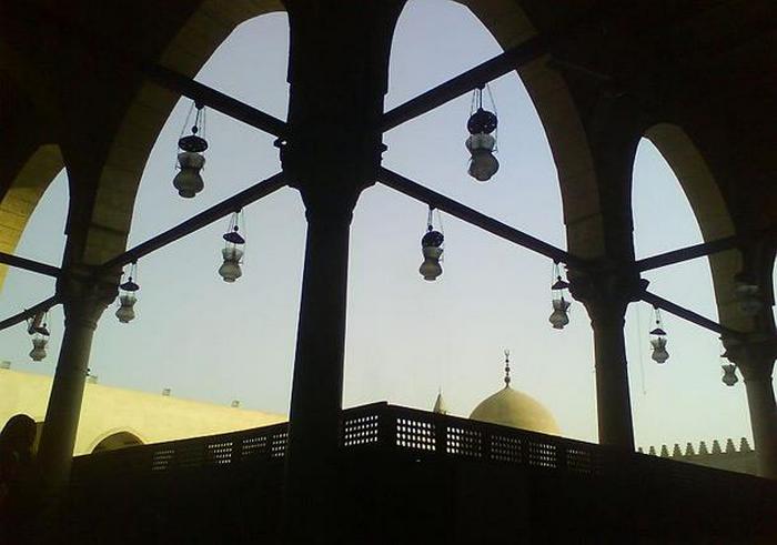 Колонада мечети  мечеть Амра ибн аль-Аса.