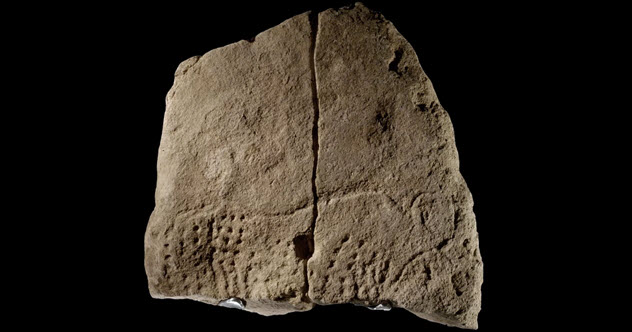 Плита с рисунком, которому более 30 тыс. лет.