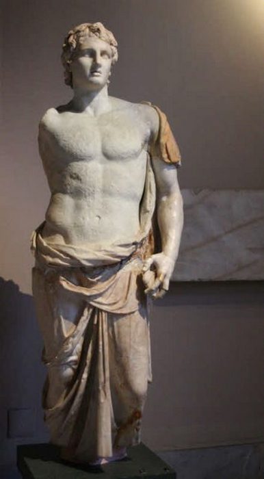 III век до н.э. Статуя Александра Македонского, подписанная «Менас». Стамбульский археологический музей