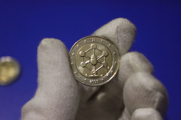 «Атомиум» на монете 2 евро.