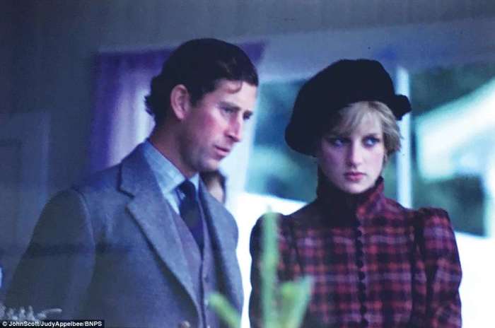 Принц Чарльз и принцесса Диана не очень похожи на счастливую пару. Поездка в Уэльс в начале 1980-х годов.