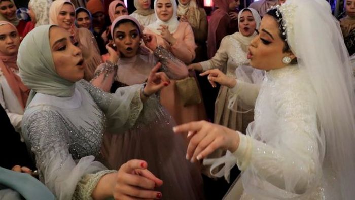 Свадьба в Египте. Танцуют все! Только отдельно.