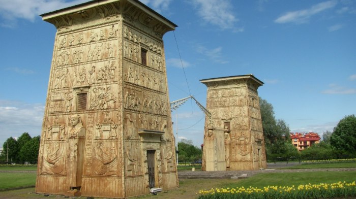 Египетские ворота в Пушкине.