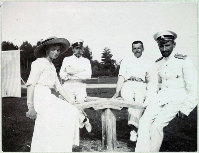 Ольга, император Николай II, Павел Воронов и его друг.