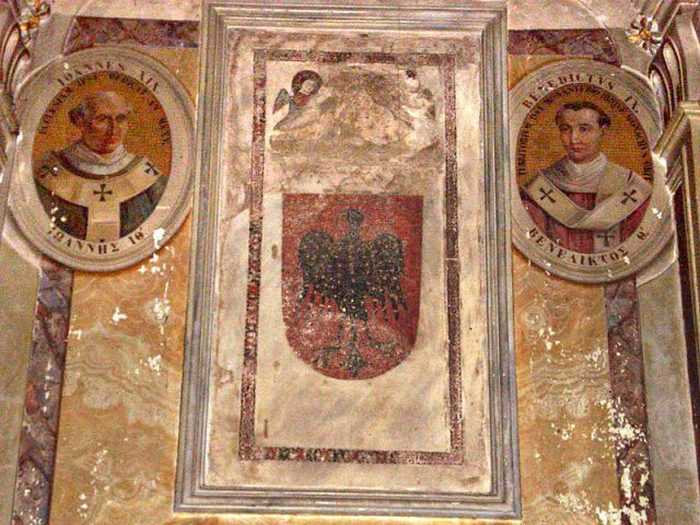 Предполагаемая могила Папы Римского Бенедикта IX.