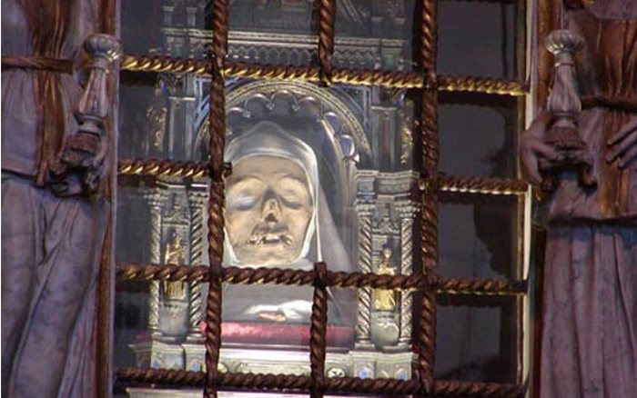 Голова Святой Екатерины Сиенской.