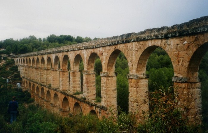 Акведук - одна из самых передовых конструкций своего времени.