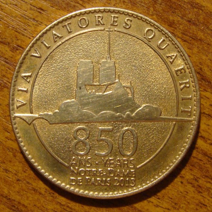 Коллекционная монета, выпущенная в 850-летию собора.