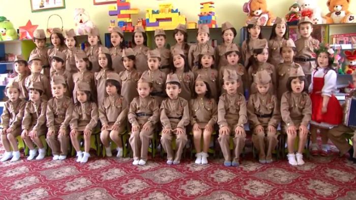 Воспитанники детского сада посёлка Гулякандоз Согдийской области Таджикистана. 