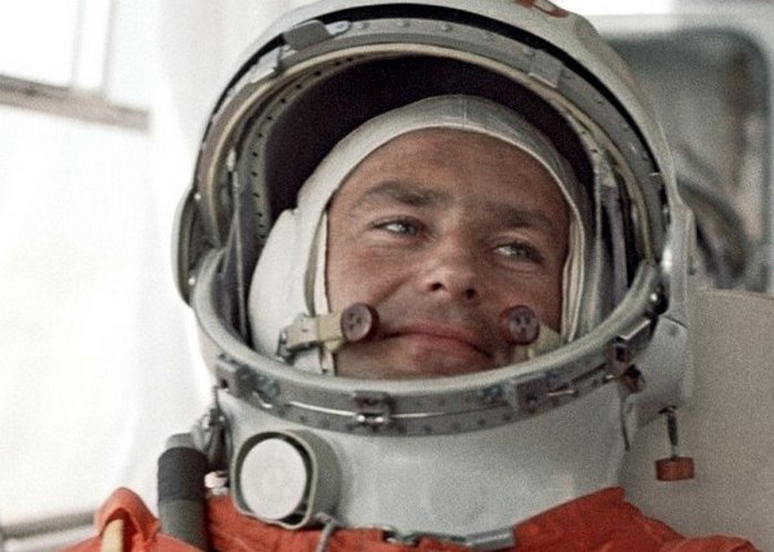 Второй космонавт планеты Земля Герман Титов.