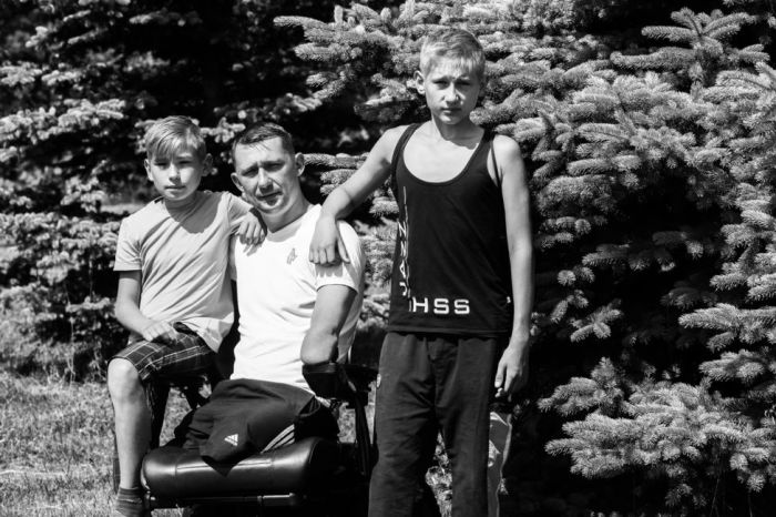 Алексей Талай с сыновьями.