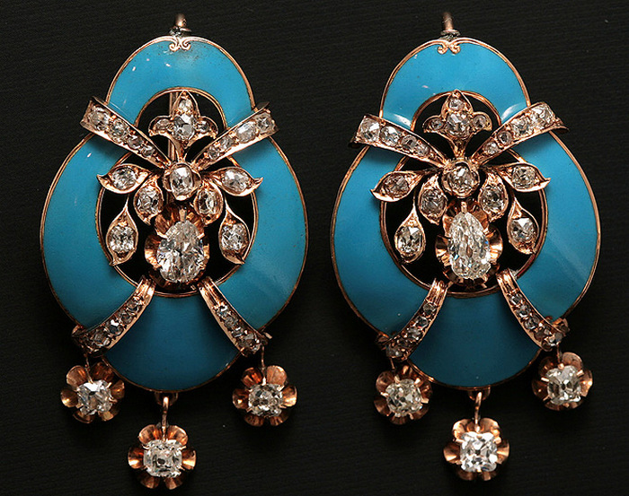 Золотые серьги с бриллиантами и голубой эмалью. Западная Европа 19 век.