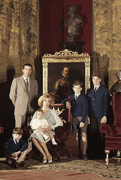 Семейное фото: Каэтана Альба с первым мужем и детьми