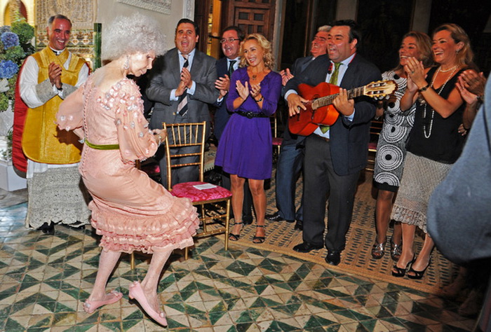 Каэтана Альба танцует фламенко на собственной свадьбе в 85 лет