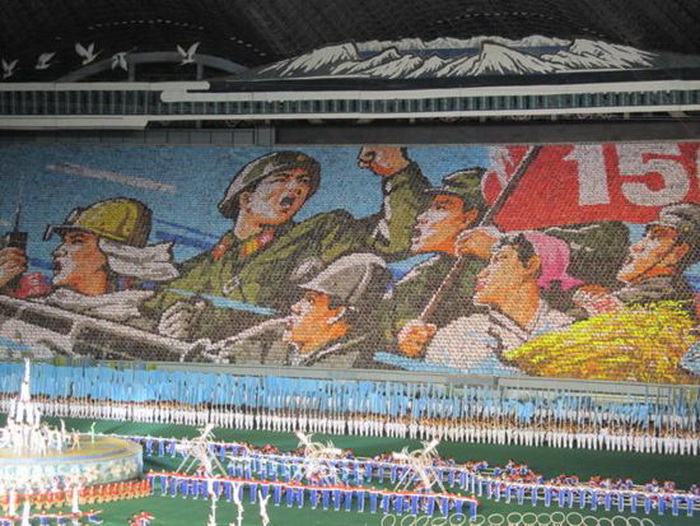 Гигантские мозаики на фестивале Ариран (Северная Корея)