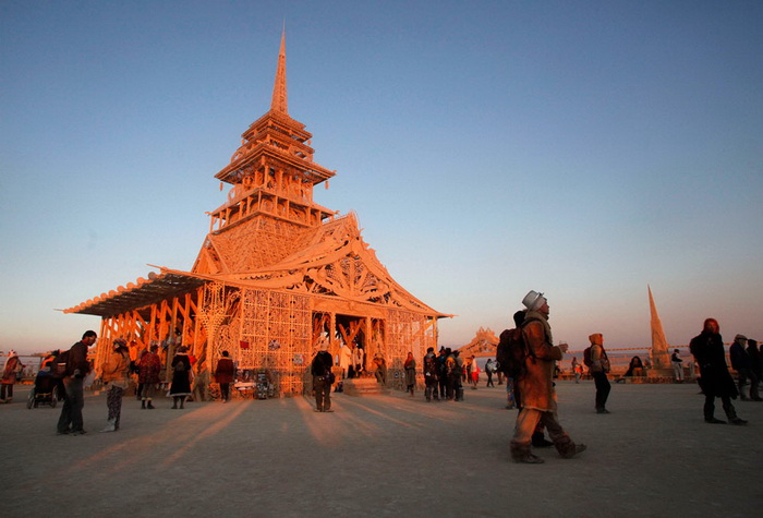 Храм Юноны на ежегодном фестивале Burning Man