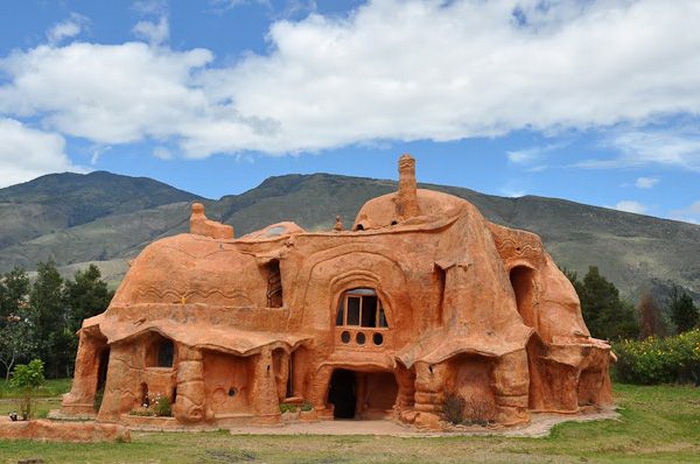 Casa Terracotta - особняк из глины от Октавио Мендосы (Octavio Mendoza)