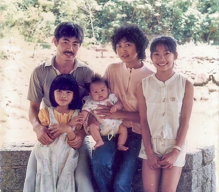 Счастливая семья эмигрантов. Гонконг, 1987 год.