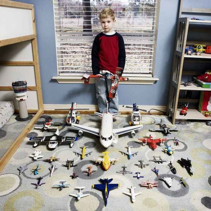 Коллекция самолетов у парня из Техаса. Проект “Toy Stories” Габриэле Глимберти