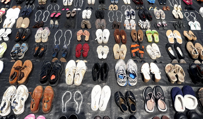 В 2012 г. на мосту организована выставка обуви в память о людях, покончивших здесь жизнь самоубийством