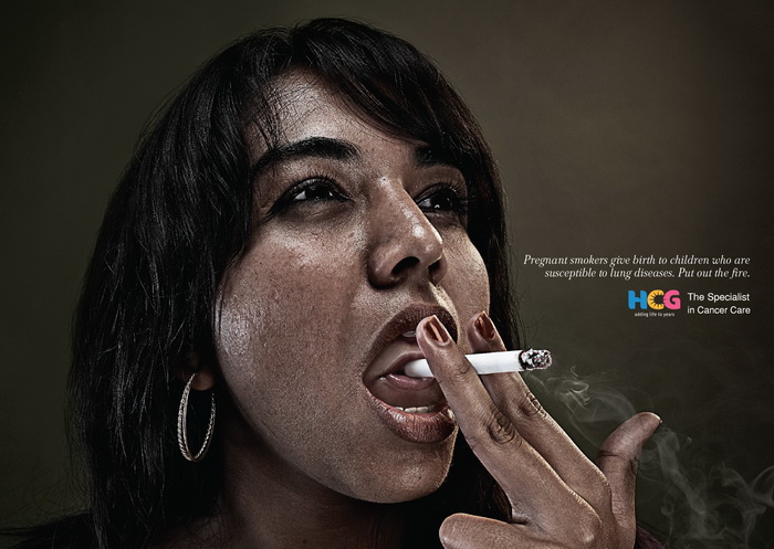 Плакаты напоминают о том, что беременным женщинам курить запрещено