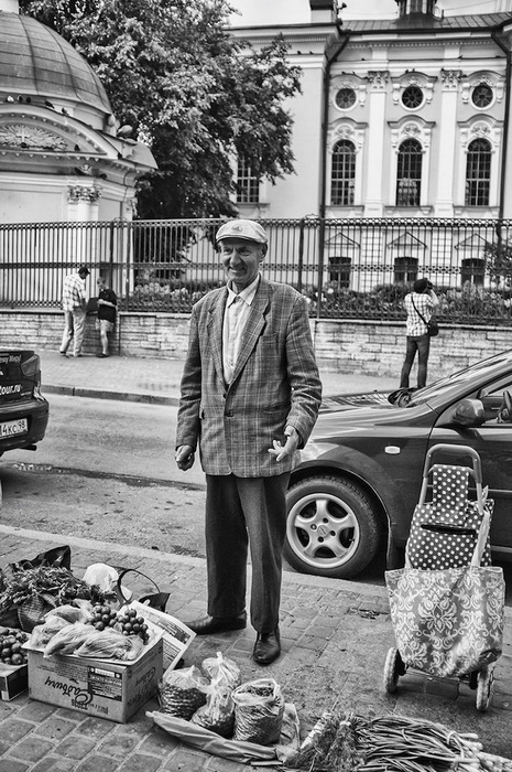 Виктор, 72 года, г. Кировск, водитель. Хочет, чтобы его жизнь стала интереснее, у него появилось больше денег и возможность поехать на Черное море. Мечтает о нормальном прилавке для торговли