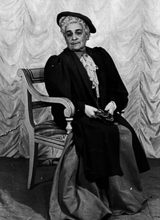 Ольга Книппер в спектакле Идеальный муж, 1954 год