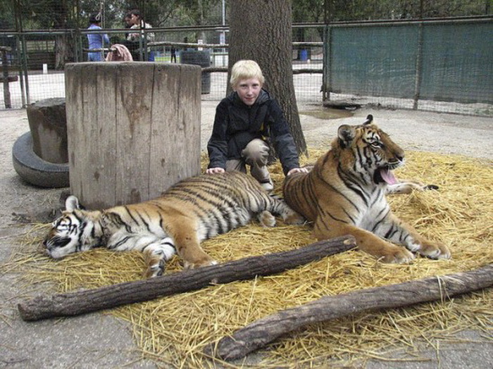 Идиллия зверей и людей в зоопарке Лухан (Буэнос-Айрес)
