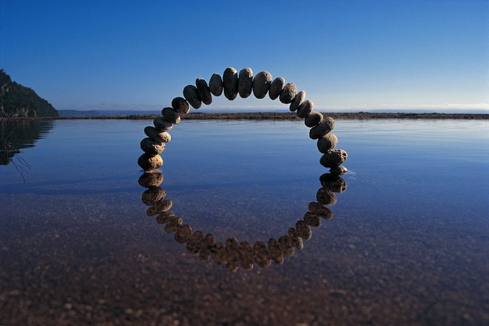 Каменный круг: Лэнд-арт от Филиппа Джонса (Philippa Jones) и Мартина Хилла (Martin Hill)
